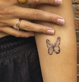 Tatuaggio Semipermanente Raffinatezza sulla Pelle
